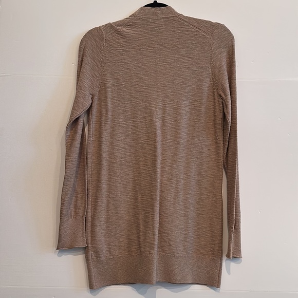 Abercrombie & Fitch. Small. - Picture 3 of 3